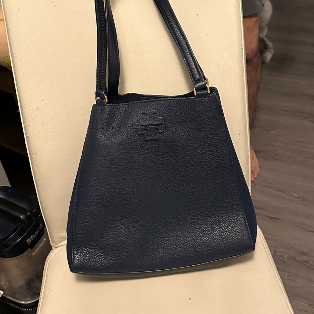 Tory Burch McGraw bucket bag